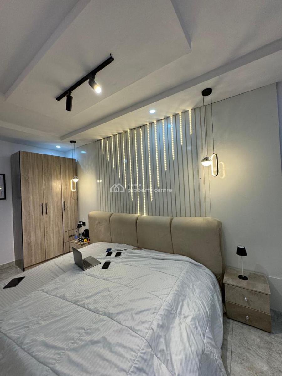 Itura-luxury New 1 Bedroom with Ps5 -big Mirror -board Games - Balcony, Lekki Phase 1, Lekki, Lagos, Flat / Apartment Short Let