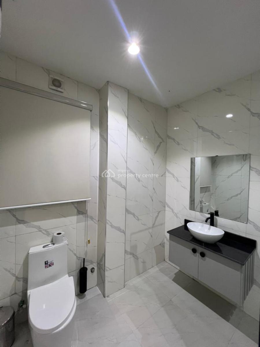 Beautiful 1 Bedroom Penthouse with Bathtub , Ps5, Lekki Phase 1, Lekki, Lagos, Flat / Apartment Short Let