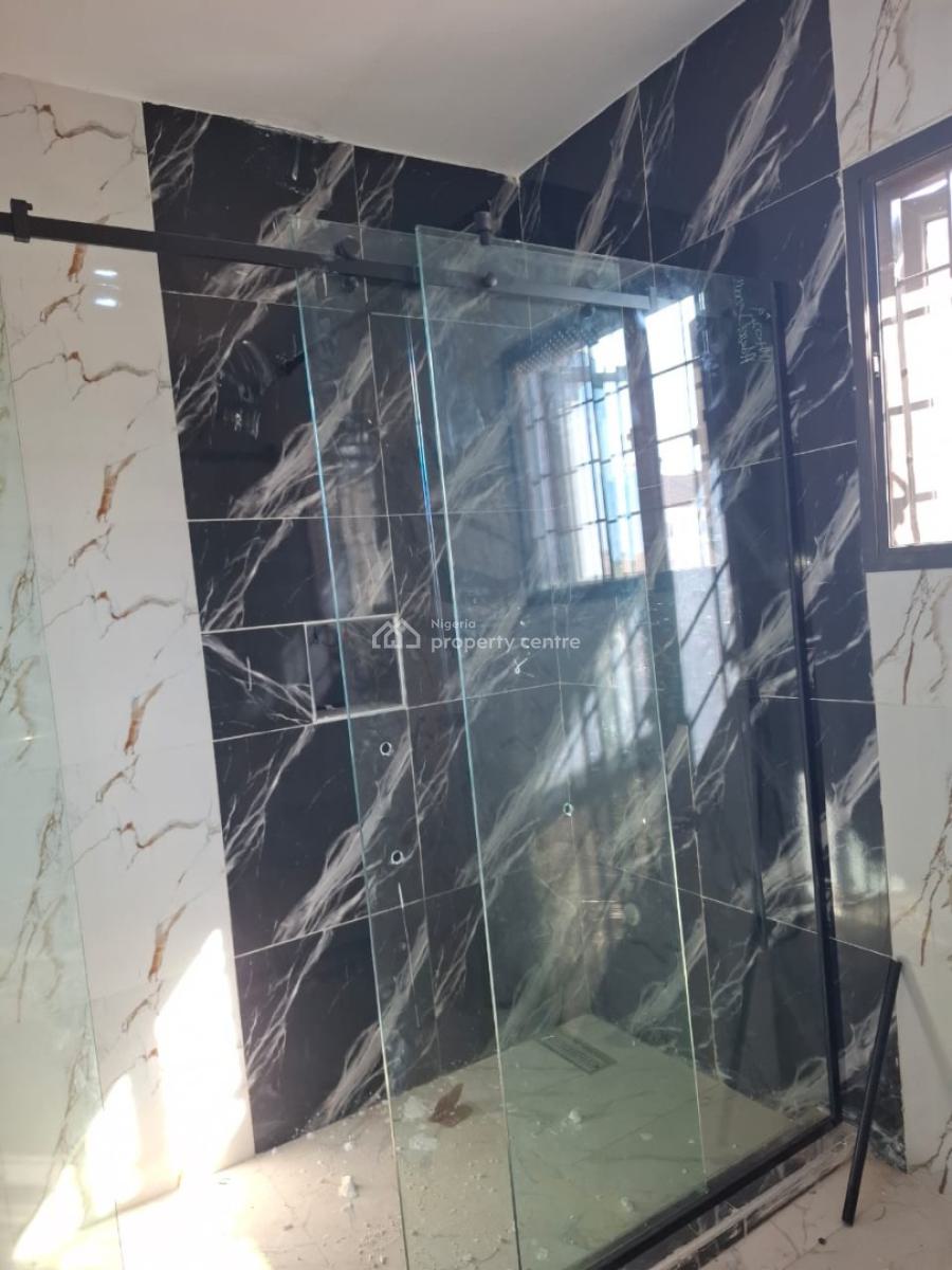 Luxurious Five Bedroom Terrace Duplex, Guzape District, Abuja, Terraced Duplex for Sale