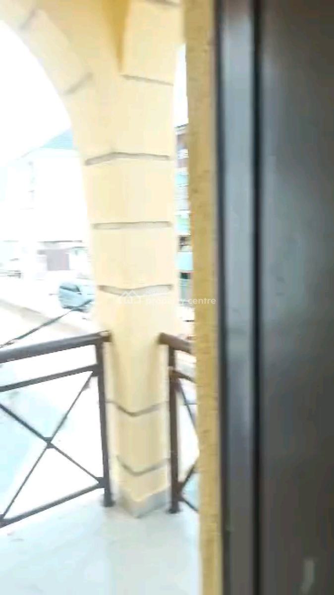 Standard and Spacious 3 Bedroom Flat, Ebute Metta East, Yaba, Lagos, Flat / Apartment for Rent