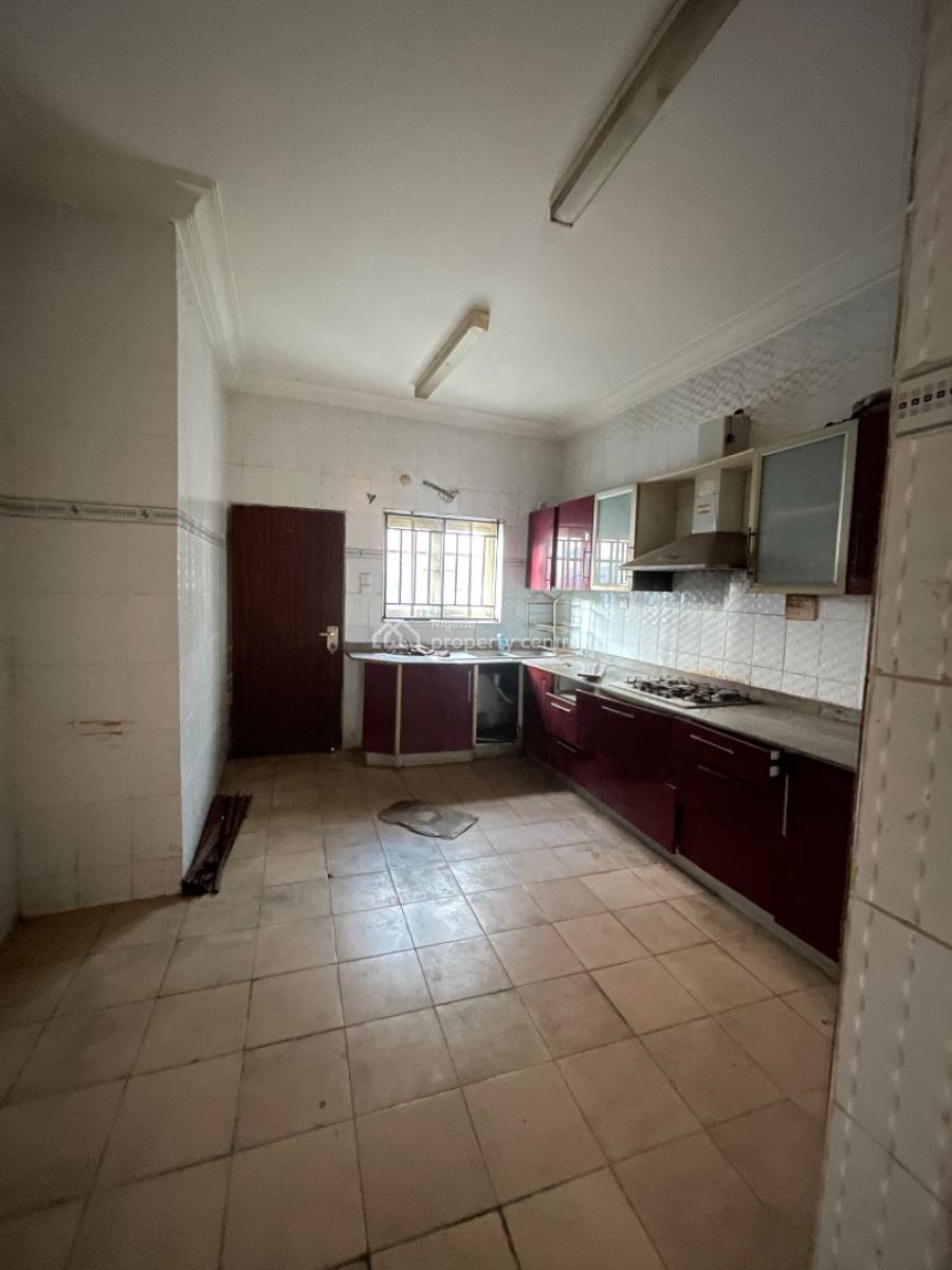 4bedroom Old House Can Be Use for Commercial Too, Chevy View Estate, Lekki, Lagos, Office Space for Rent