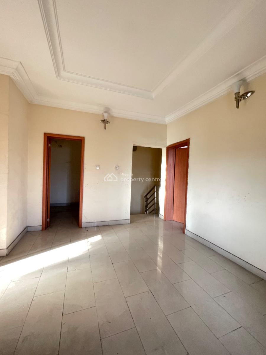 4bedroom Old House Can Be Use for Commercial Too, Chevy View Estate, Lekki, Lagos, Office Space for Rent