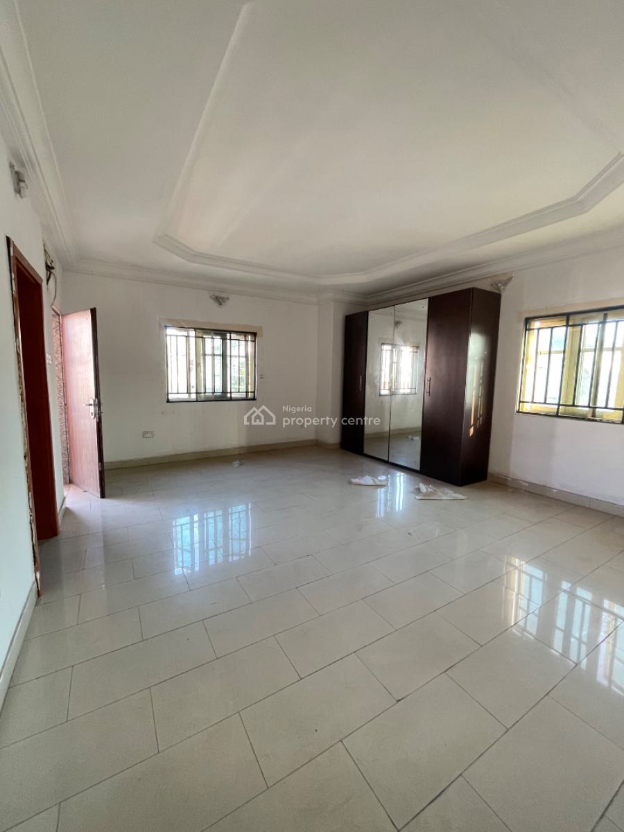 4bedroom Old House Can Be Use for Commercial Too, Chevy View Estate, Lekki, Lagos, Office Space for Rent