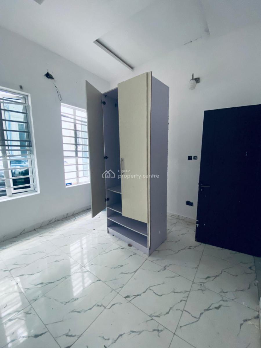 Standard Room in a Shared Apartment, Orchid Road, By Chevron Toll Gate, Lekki, Lagos, Flat / Apartment for Rent