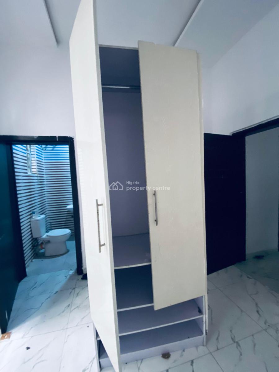 Standard Room in a Shared Apartment, Orchid Road, By Chevron Toll Gate, Lekki, Lagos, Flat / Apartment for Rent