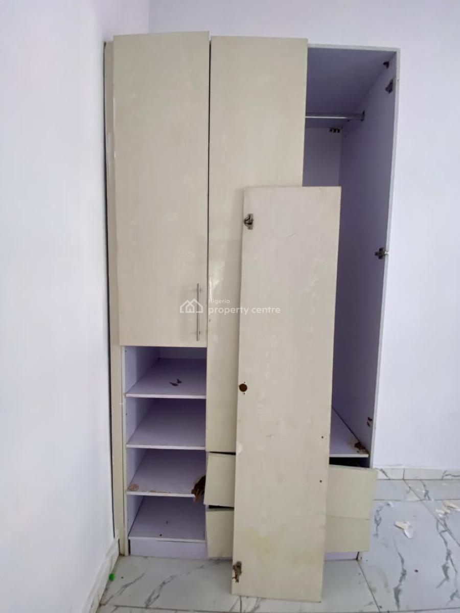 Standard Room in a Shared Apartment, Orchid Road, By Chevron Toll Gate, Lekki, Lagos, Flat / Apartment for Rent