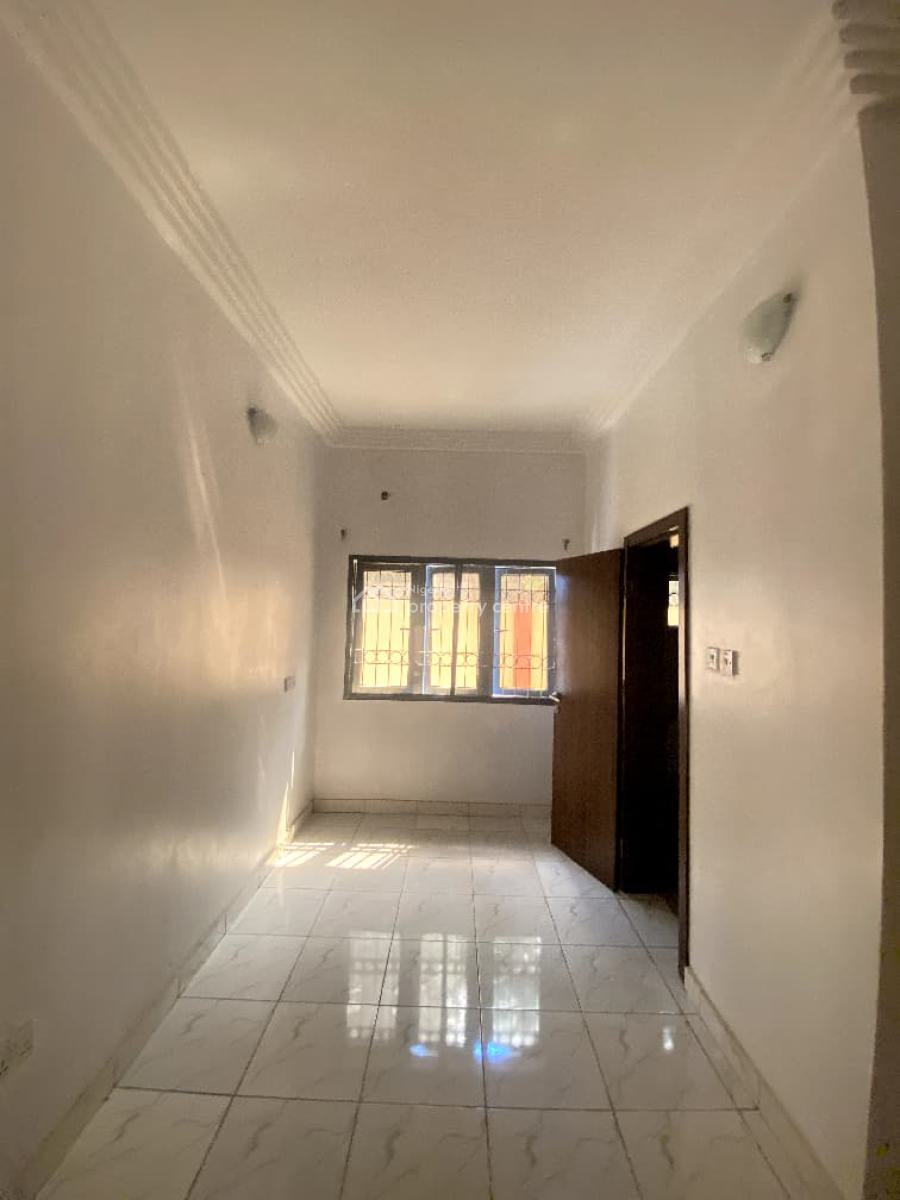 Lovely 3 Bedroom Apartment in a Secure Estate, Lekki Phase 1, Lekki, Lagos, Flat / Apartment for Rent