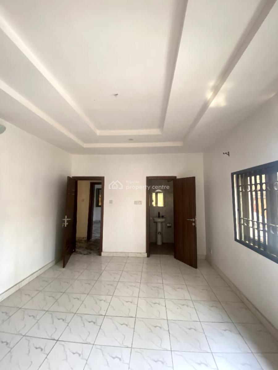 Lovely 3 Bedroom Apartment in a Secure Estate, Lekki Phase 1, Lekki, Lagos, Flat / Apartment for Rent