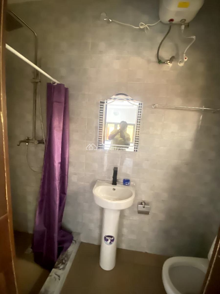 Lovely 3 Bedroom Apartment in a Secure Estate, Lekki Phase 1, Lekki, Lagos, Flat / Apartment for Rent