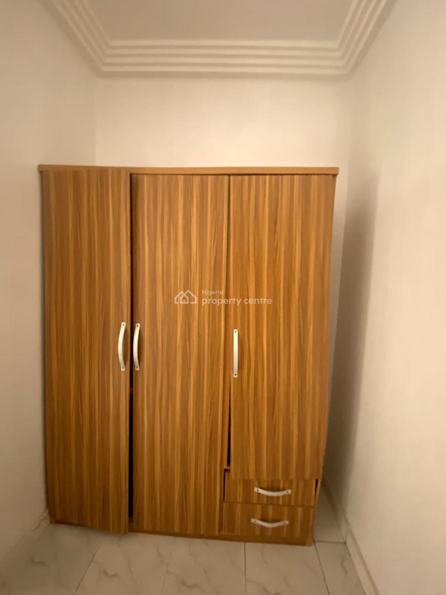 Lovely 3 Bedroom Apartment in a Secure Estate, Lekki Phase 1, Lekki, Lagos, Flat / Apartment for Rent