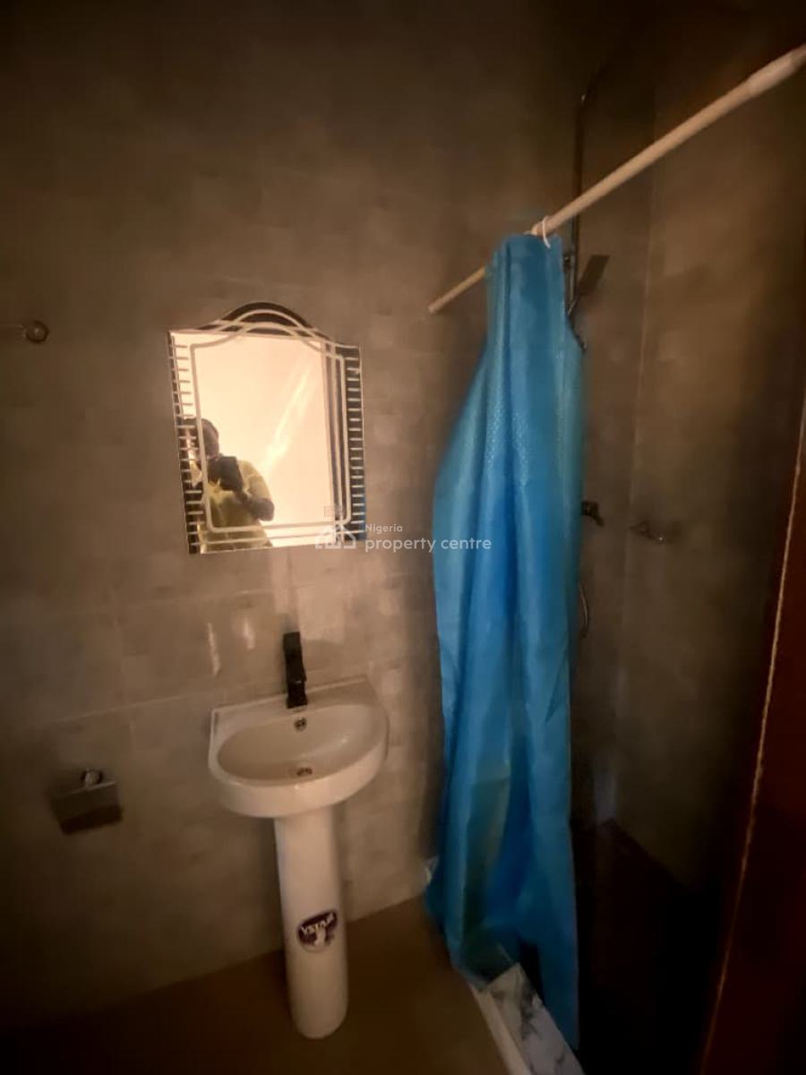 Lovely 3 Bedroom Apartment in a Secure Estate, Lekki Phase 1, Lekki, Lagos, Flat / Apartment for Rent