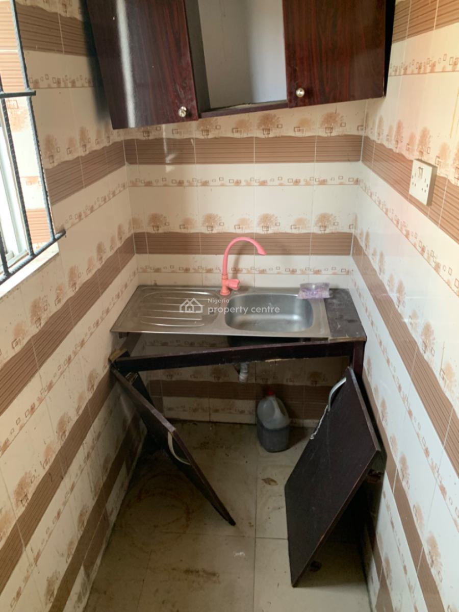 Luxury Self Con, Olowora, Magodo, Lagos, Self Contain (single Rooms) for Rent