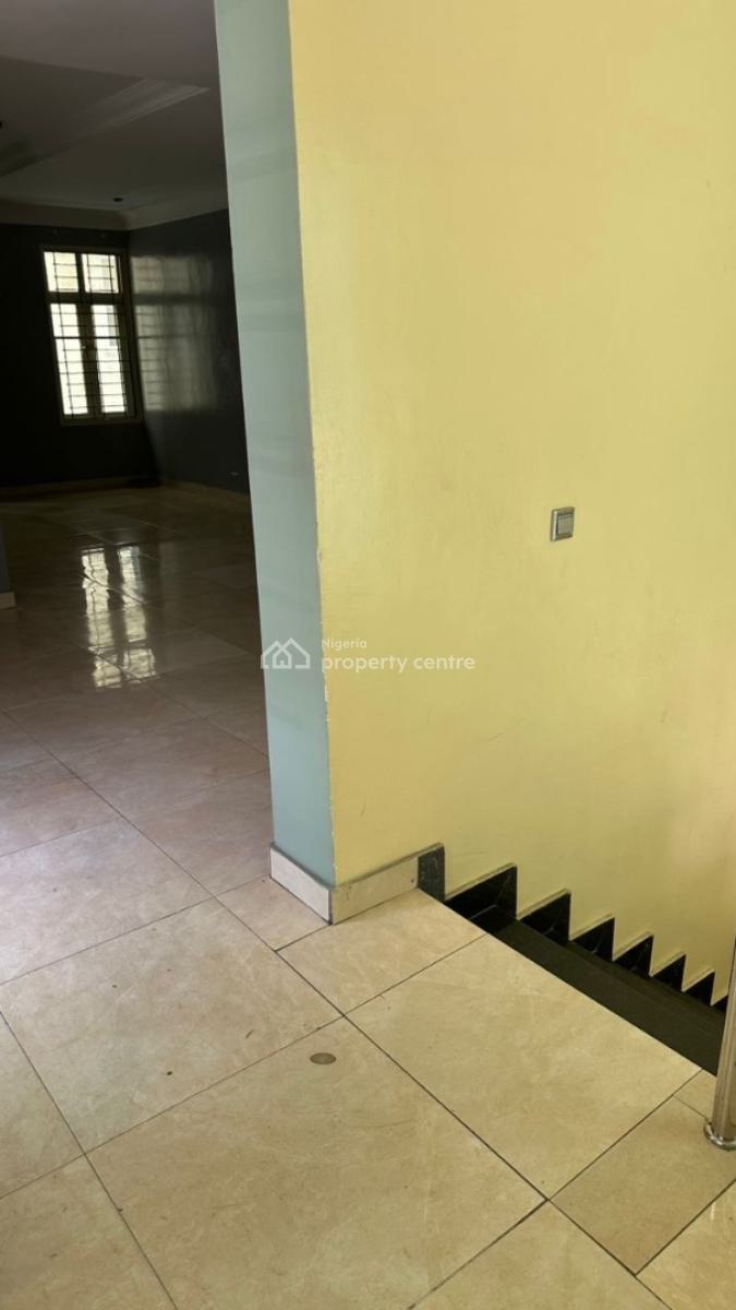 an Elegant 2 Bedroom Flat Along Admiraty, Admiraty Way , in a Serene Area, Lekki Phase 1, Lekki, Lagos, Flat / Apartment for Rent