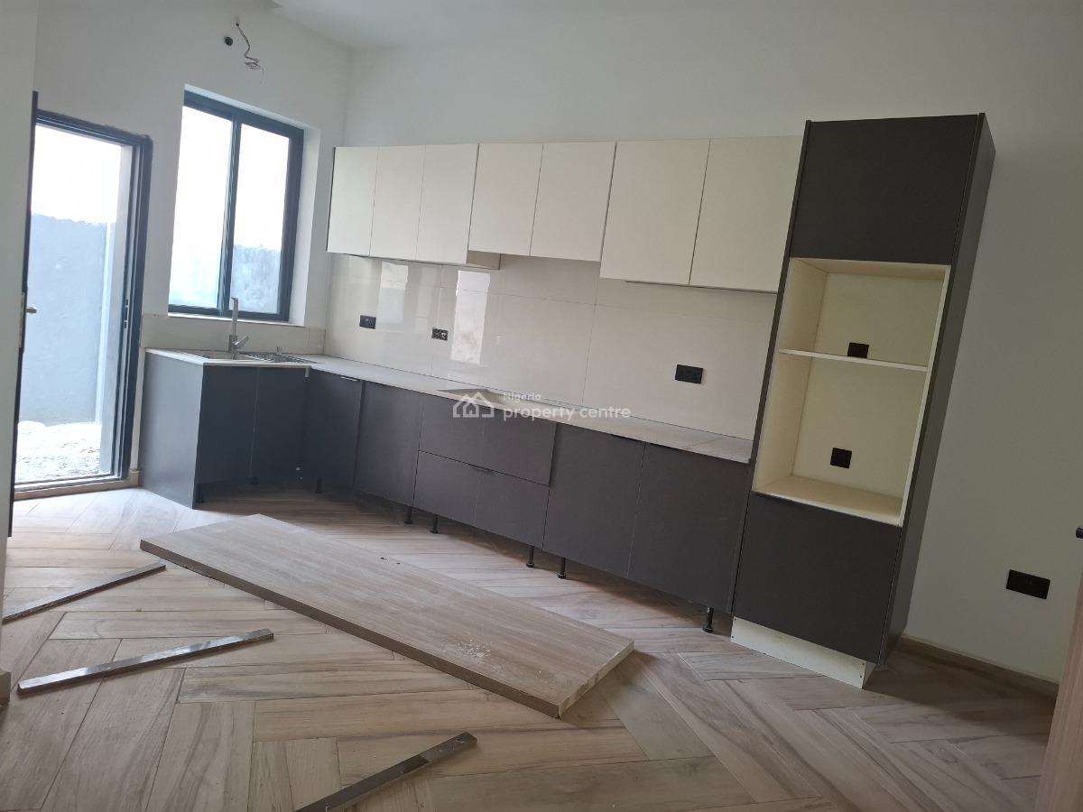 Standard 3 Bedroom Apartment, Guzape District, Abuja, Flat / Apartment for Sale