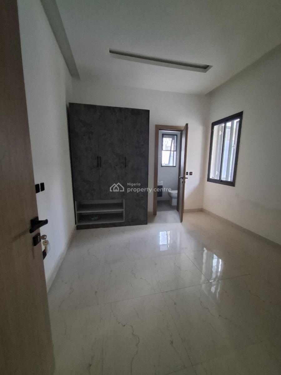 Standard 3 Bedroom Apartment, Guzape District, Abuja, Flat / Apartment for Sale