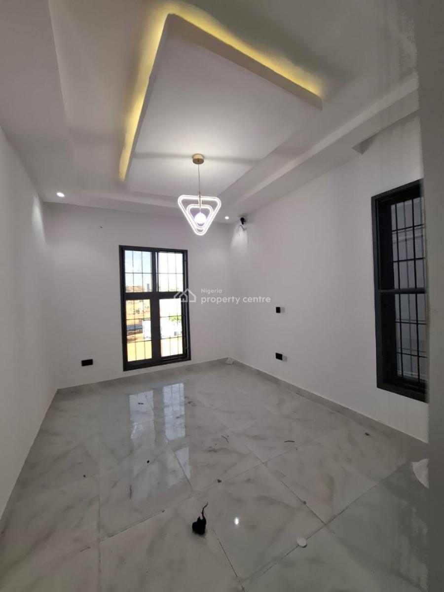 Smart Virgin 5 Bedroom Terrace Duplex, Guzape District, Abuja, Terraced Duplex for Sale