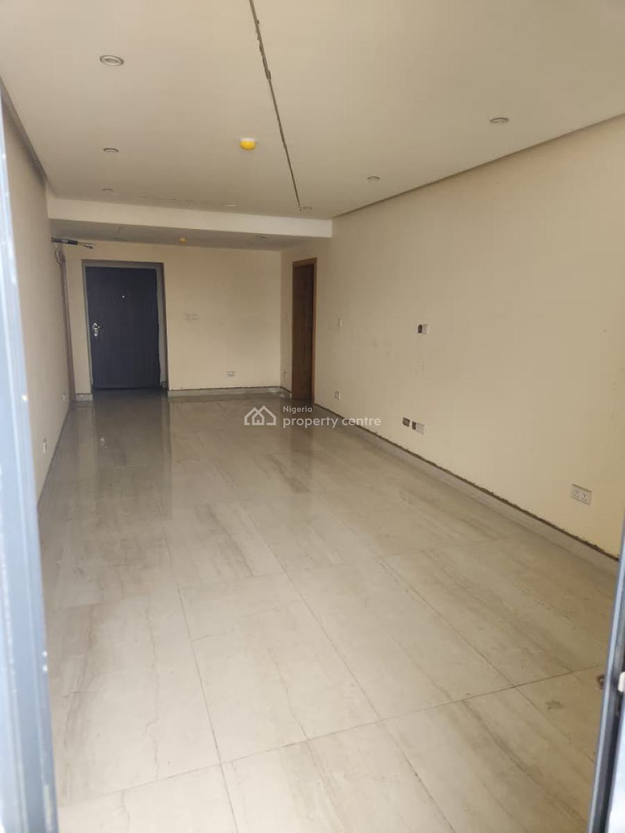 3 Bedroom Flat with Generator, Alagomeji,yaba Lagos, Alagomeji, Yaba, Lagos, Flat / Apartment for Rent