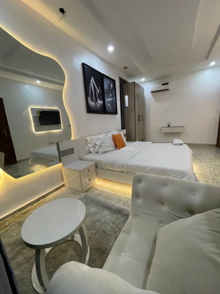 Highrise 1 Bedroom with Ps5 and Swimming Pool, Ikate, Lekki, Lagos, Mini Flat (room and Parlour) Short Let