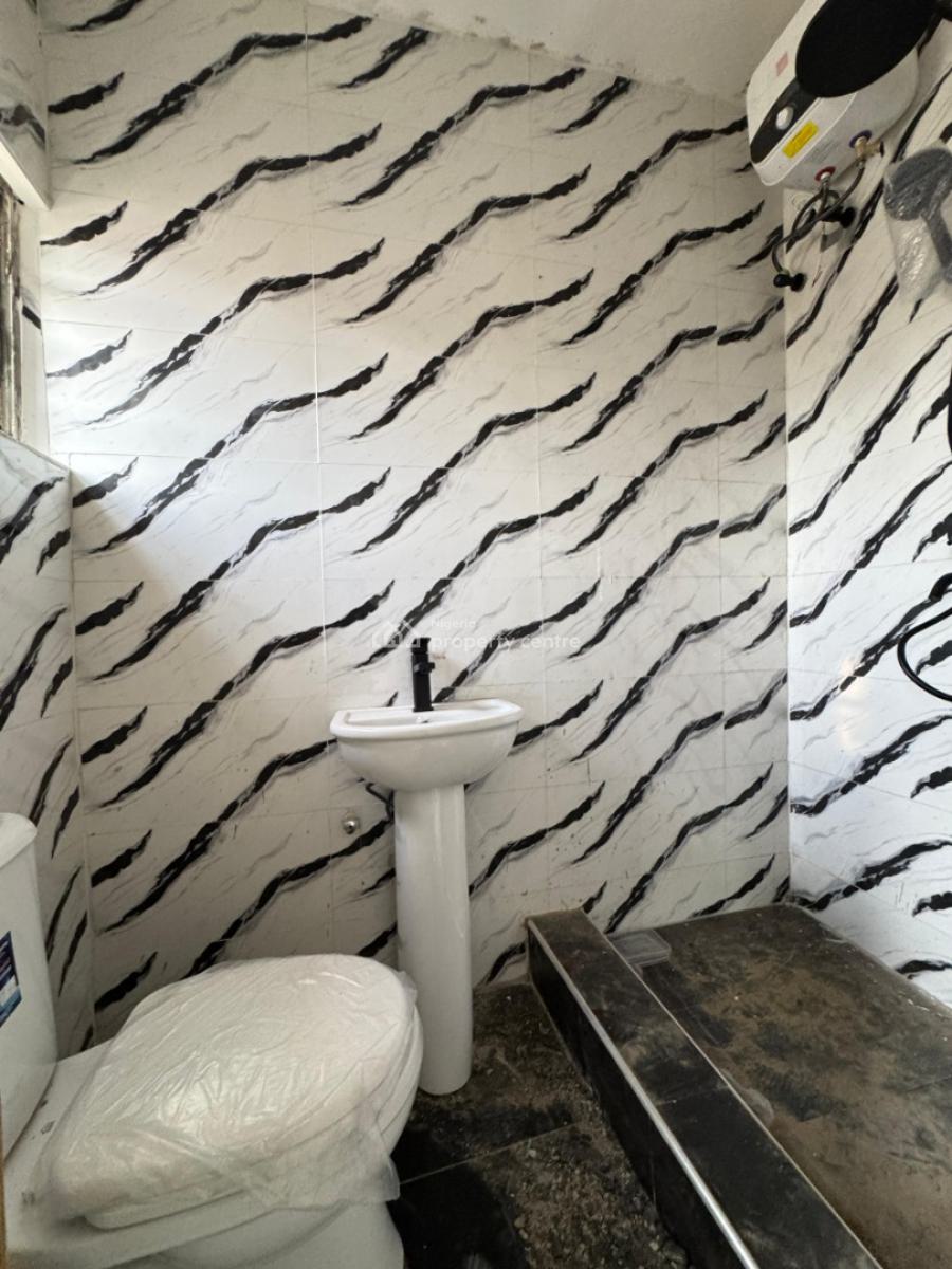 Nice 2 Bed Apartment in Yaba, Yaba, Lagos, Block of Flats for Sale