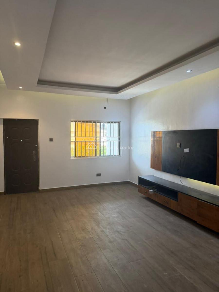 Spacious 3 Bedrooms Flat, Off Admiralty Way, Lekki Phase 1, Lekki, Lagos, Flat / Apartment for Rent