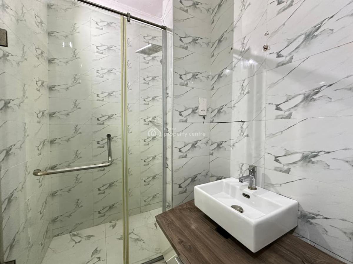 Fully Serviced 2 Bedroom Apartment, Periwinkle Estate Freedom Way, Lekki Phase 1, Lekki, Lagos, Flat / Apartment for Rent