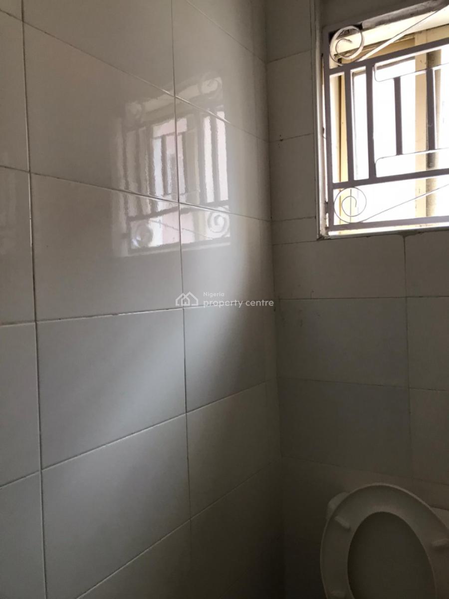 Newly Renovated and Clean 2 Bedroom Flat  in Very Secure Estate, Lekki Right, Lekki Phase 1, Lekki, Lagos, Flat / Apartment for Rent