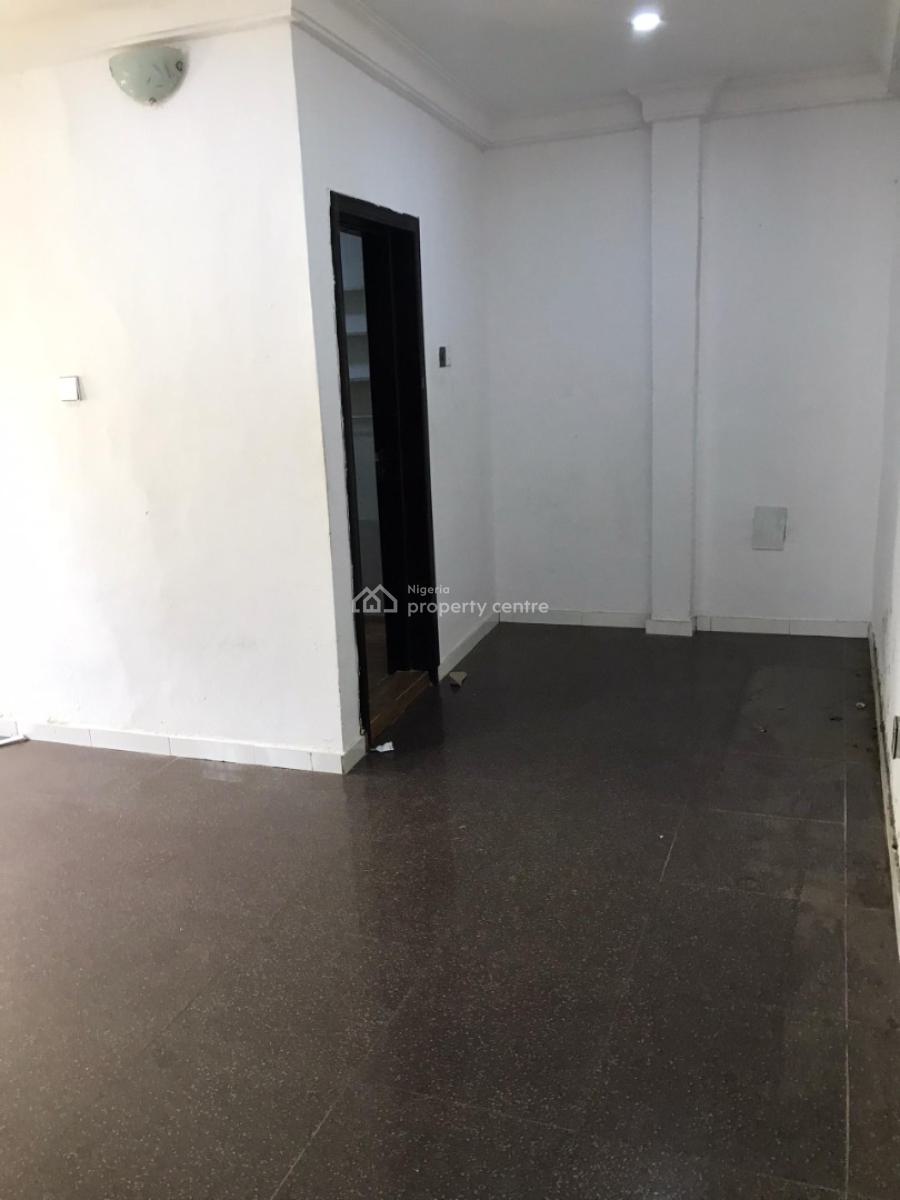 Massive Clean Mini Flat Upstairs with Balcony Standard Kitchen, Lekki Phase 1, Lekki, Lagos, Mini Flat (room and Parlour) for Rent