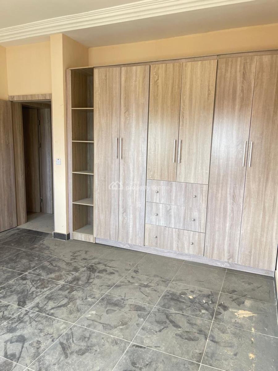 Beautifully Built 4 Bedroom Terrace Duplex in a Secure Location, New Road, Lekki, Lagos, Terraced Duplex for Sale