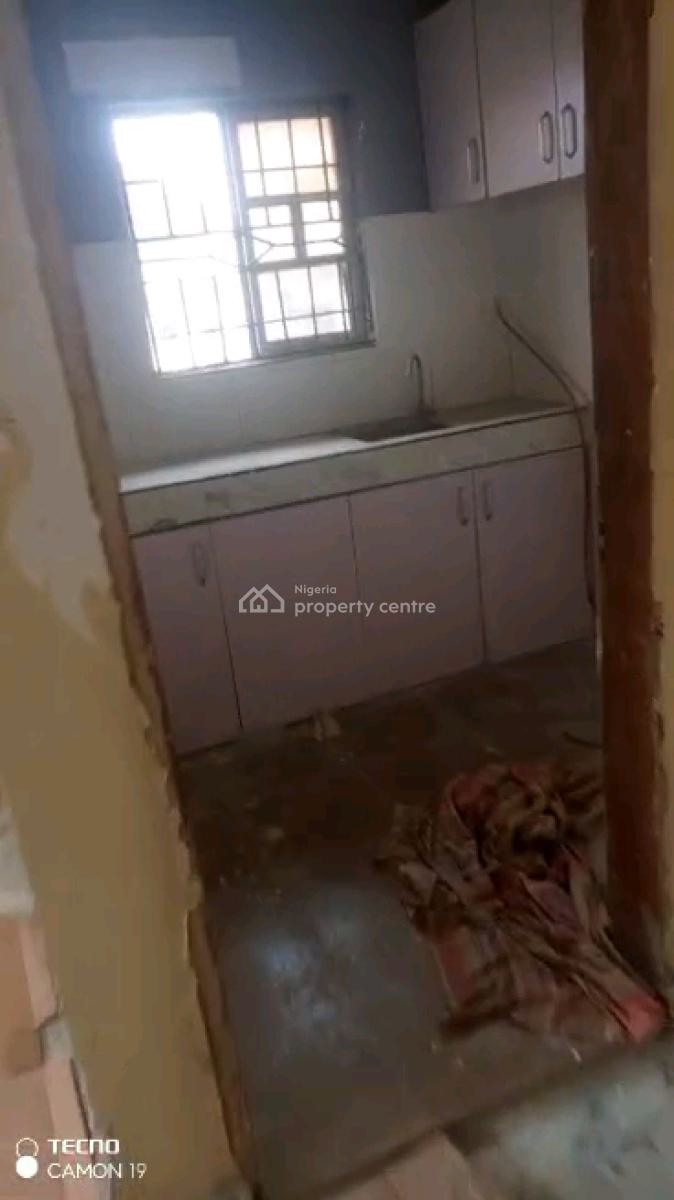 Standard 2 Bedroom Flat with 3 Toilets N Bath, Ayoade Street, Shomolu, Lagos, Flat / Apartment for Rent