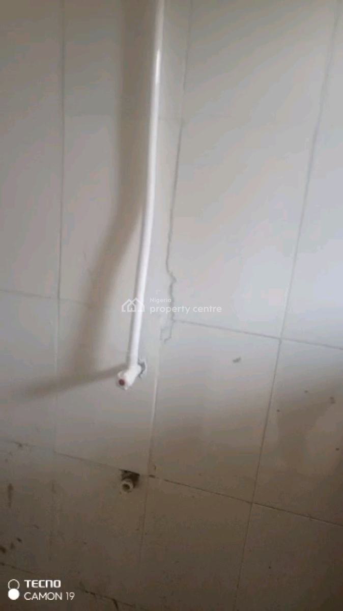 Standard 2 Bedroom Flat with 3 Toilets N Bath, Ayoade Street, Shomolu, Lagos, Flat / Apartment for Rent