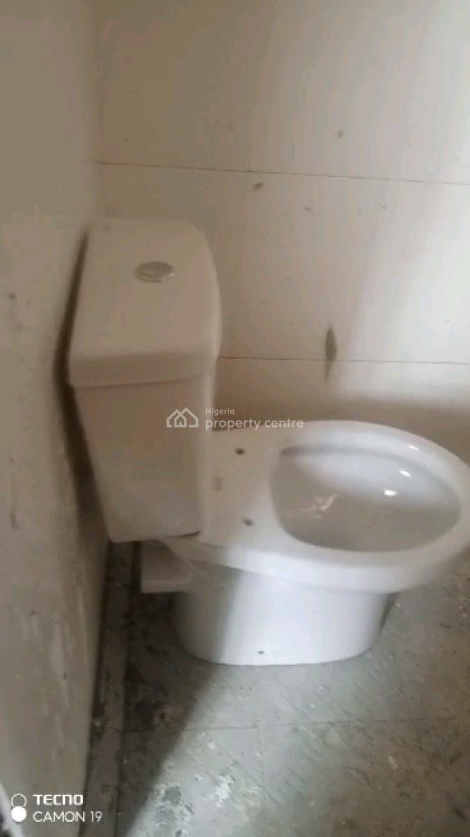 Standard 2 Bedroom Flat with 3 Toilets N Bath, Ayoade Street, Shomolu, Lagos, Flat / Apartment for Rent