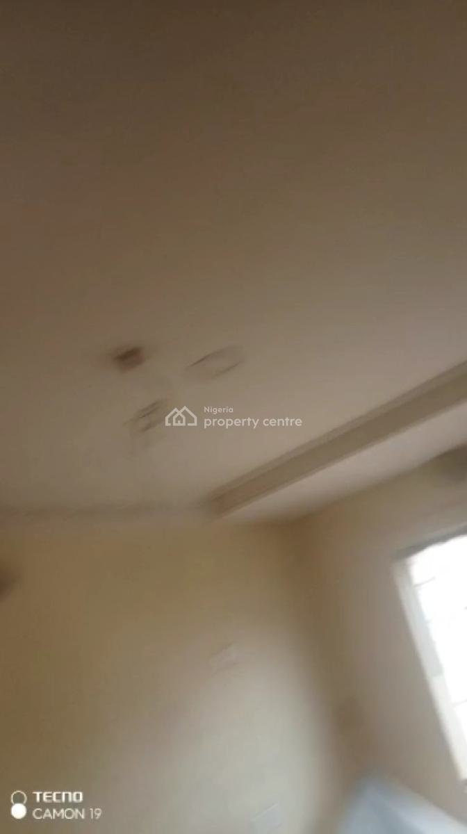 Standard 2 Bedroom Flat with 3 Toilets N Bath, Ayoade Street, Shomolu, Lagos, Flat / Apartment for Rent