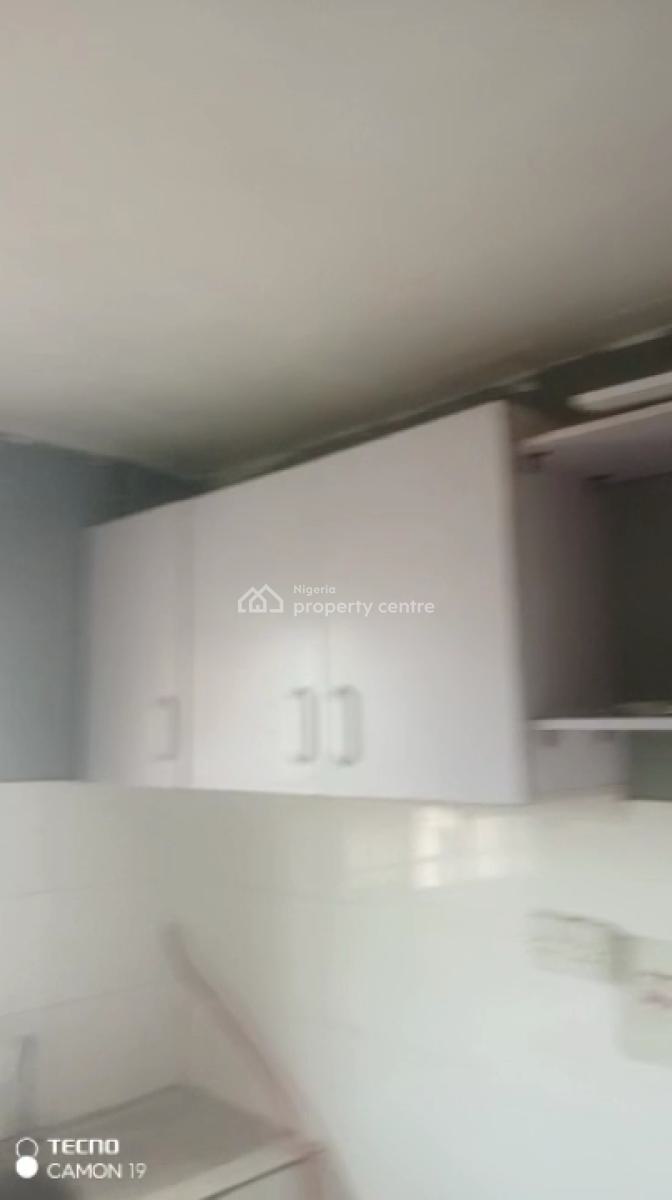 Standard 2 Bedroom Flat with 3 Toilets N Bath, Ayoade Street, Shomolu, Lagos, Flat / Apartment for Rent
