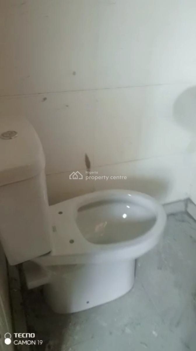 Standard 2 Bedroom Flat with 3 Toilets N Bath, Ayoade Street, Shomolu, Lagos, Flat / Apartment for Rent
