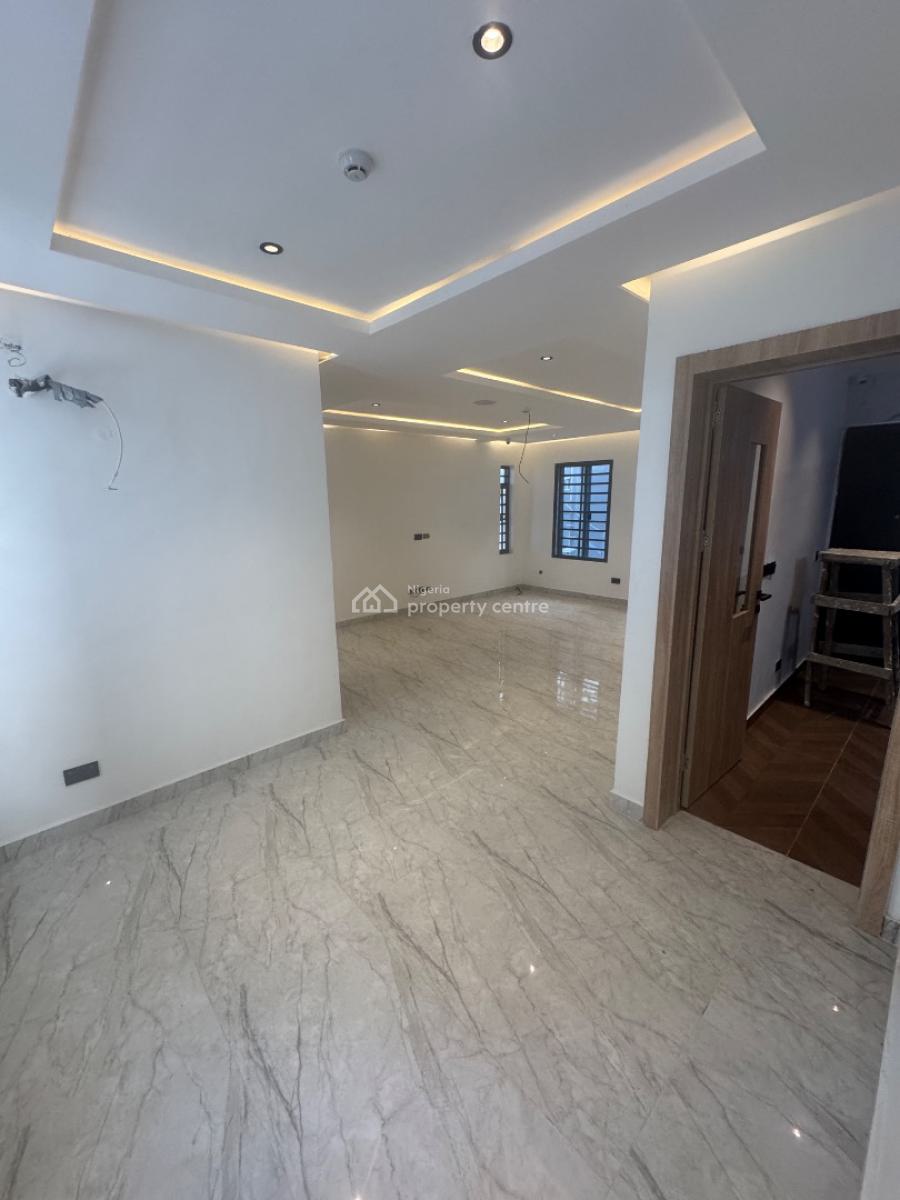 Serviced 4 Bedroom Terraced Duplex with Bq & in-built Audio System, Right, Lekki Phase 1, Lekki, Lagos, Terraced Duplex for Sale