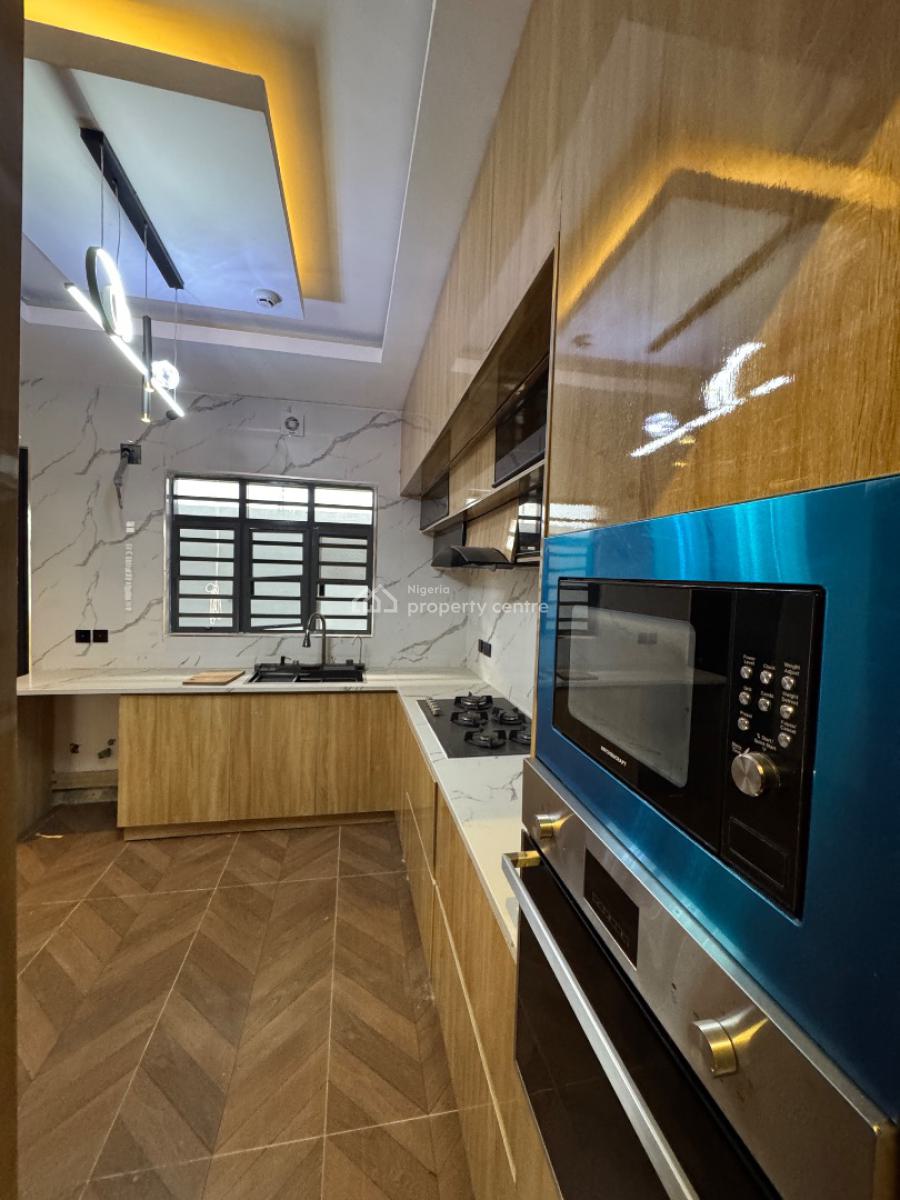 Serviced 4 Bedroom Terraced Duplex with Bq & in-built Audio System, Right, Lekki Phase 1, Lekki, Lagos, Terraced Duplex for Sale