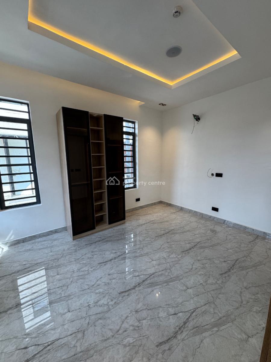 Serviced 4 Bedroom Terraced Duplex with Bq & in-built Audio System, Right, Lekki Phase 1, Lekki, Lagos, Terraced Duplex for Sale