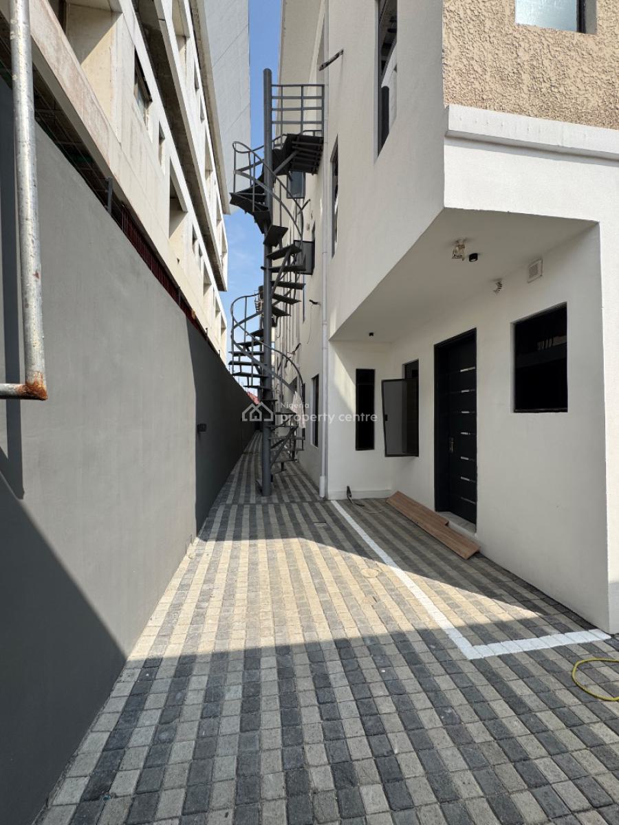 Serviced 4 Bedroom Terraced Duplex with Bq & in-built Audio System, Right, Lekki Phase 1, Lekki, Lagos, Terraced Duplex for Sale