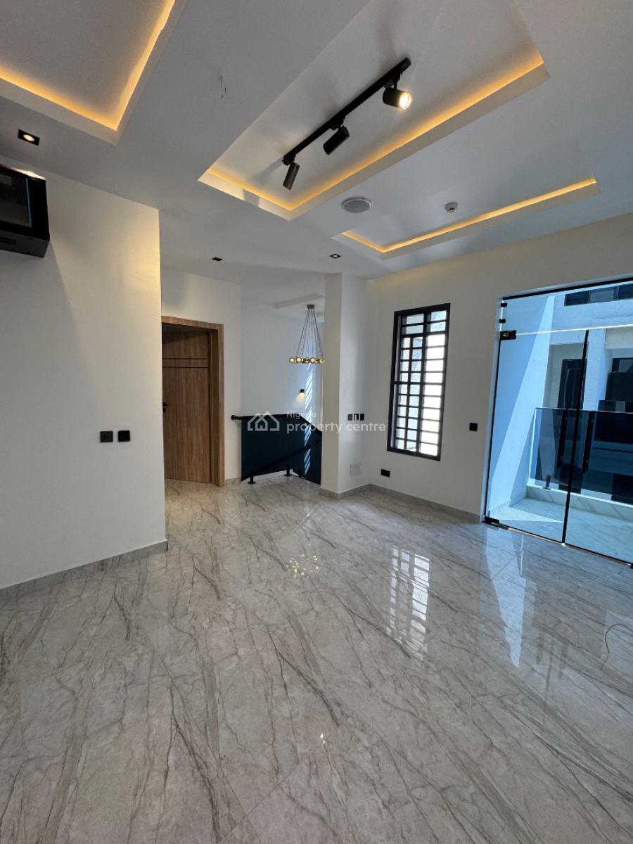 Serviced 4 Bedroom Terraced Duplex with Bq & in-built Audio System, Right, Lekki Phase 1, Lekki, Lagos, Terraced Duplex for Sale
