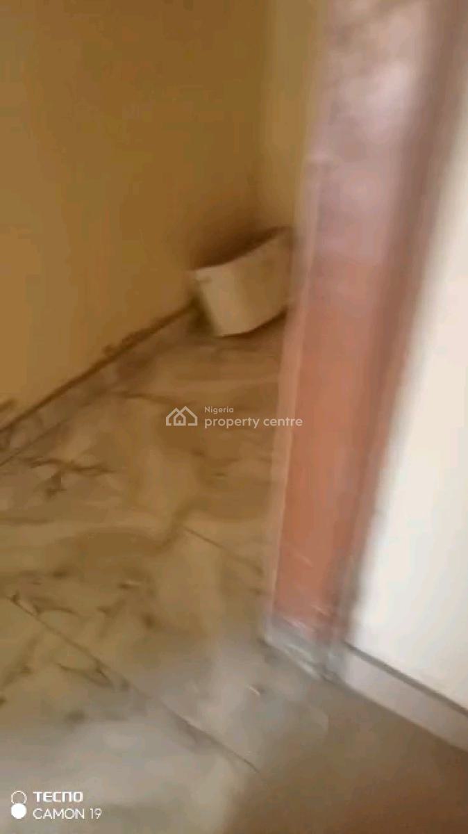Standard 2 Bedroom Flat with 3 Toilets, Ayoade Street, Shomolu, Lagos, Flat / Apartment for Rent