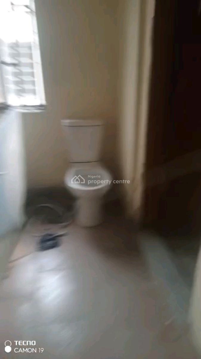 Standard 2 Bedroom Flat with 3 Toilets, Ayoade Street, Shomolu, Lagos, Flat / Apartment for Rent