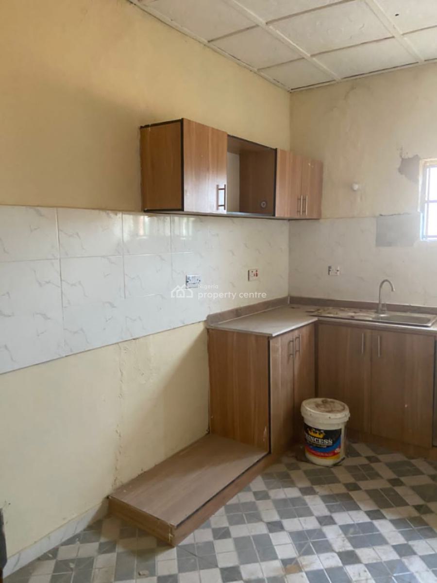 3 Bedroom Flat, Unilag Estate, Gra Phase 1, Magodo, Lagos, Flat / Apartment for Rent