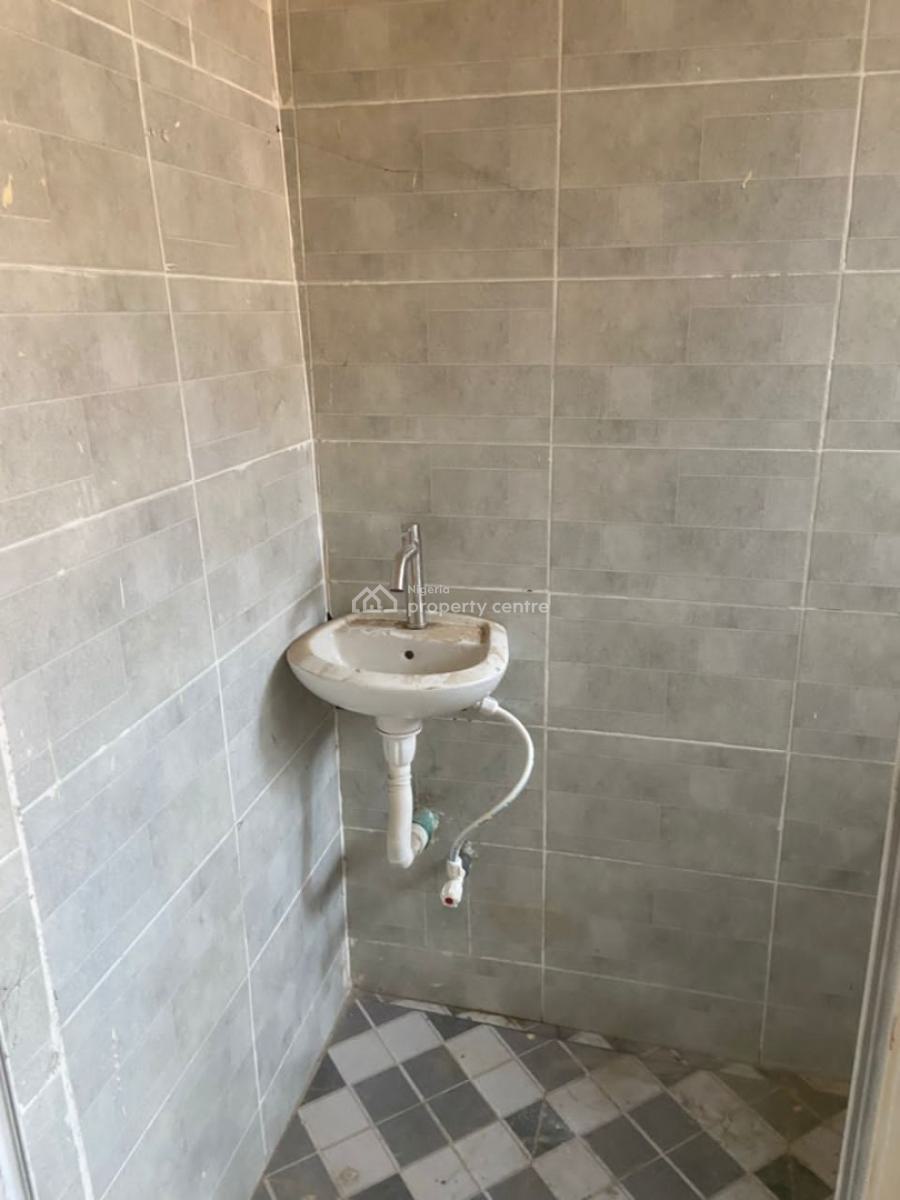 3 Bedroom Flat, Unilag Estate, Gra Phase 1, Magodo, Lagos, Flat / Apartment for Rent