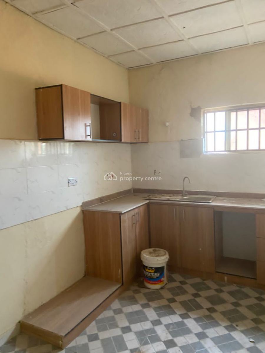 3 Bedroom Flat, Unilag Estate, Gra Phase 1, Magodo, Lagos, Flat / Apartment for Rent