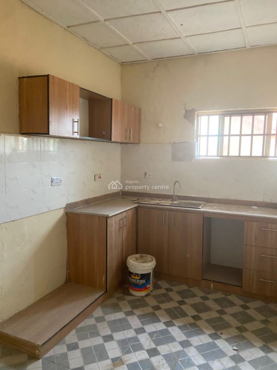 3 Bedroom Flat, Unilag Estate, Gra Phase 1, Magodo, Lagos, Flat / Apartment for Rent