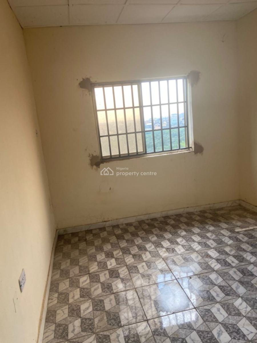 3 Bedroom Flat, Unilag Estate, Gra Phase 1, Magodo, Lagos, Flat / Apartment for Rent