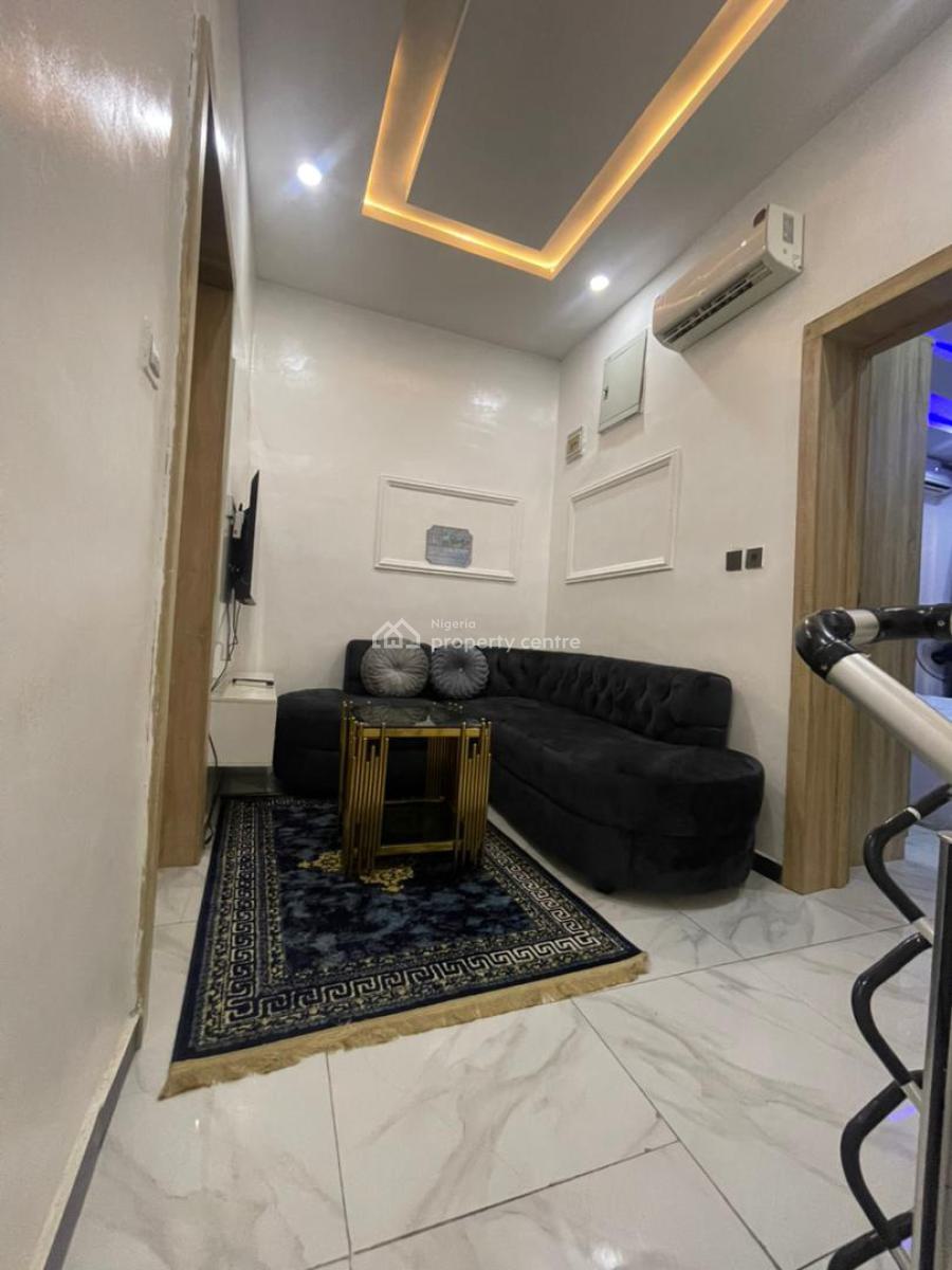 Cozy 2 Bedroom Duplex with Ps5, Ikota, Lekki, Lagos, Terraced Duplex Short Let