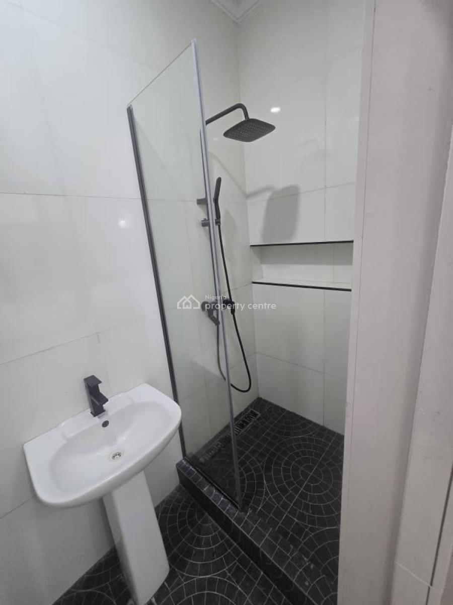 Newly Renovated Self Service 2-bedroom Flat Apartment Plus Bq  All Roo, Lekki Phase 1, Lekki, Lagos, Flat / Apartment for Rent