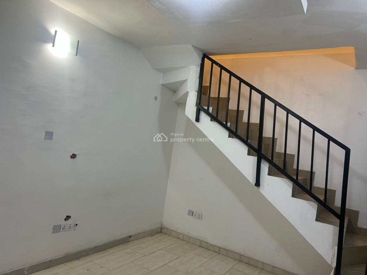 2 Bedroom Lovely Apartment, Lekki Phase 1, Lekki, Lagos, Flat / Apartment for Rent