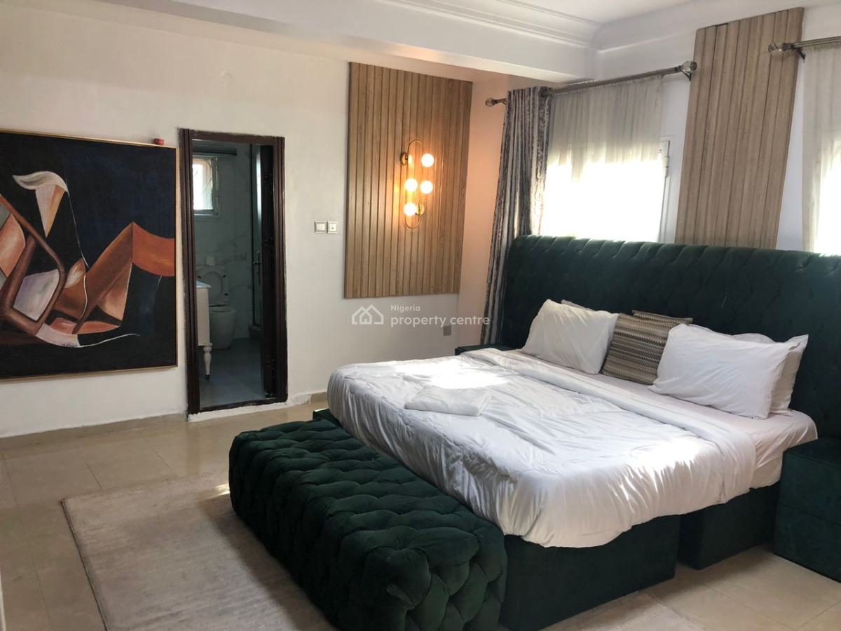 Service 3 Bedroom Apartment, Lekki Phase 1, Lekki, Lagos, Flat / Apartment for Rent